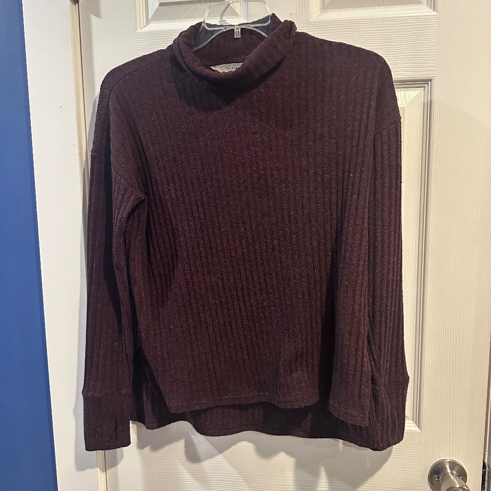 Athleta Wine & Black Heathered Loose Fit Turtleneck Sweater size Medium
